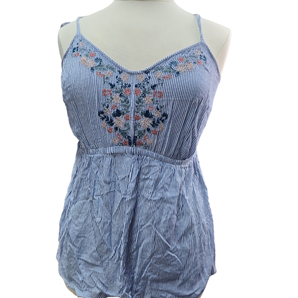 Torrid Embroidered Top size 1